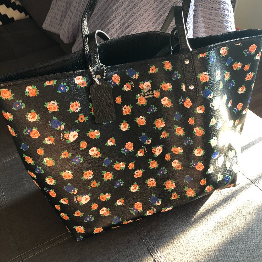Beautiful Coach Purse 